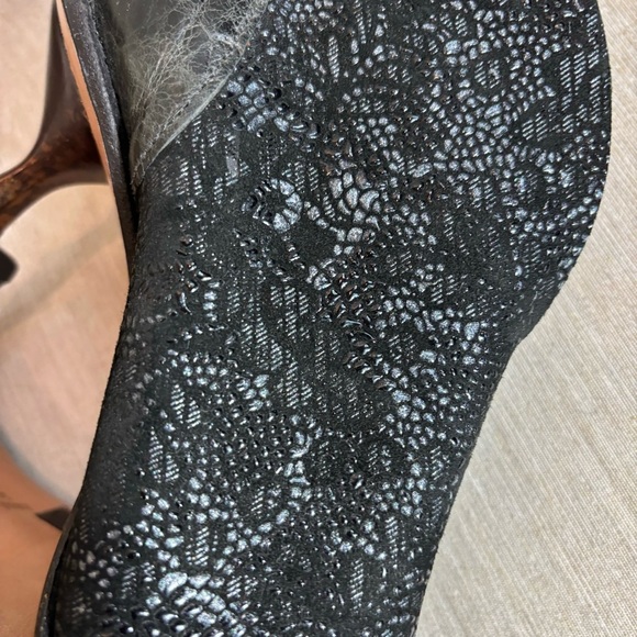 CYDWOG Sz 37.5 Handsculpted in the US Filigree Contrasting Kitten Heel Shooties - Picture 4 of 10